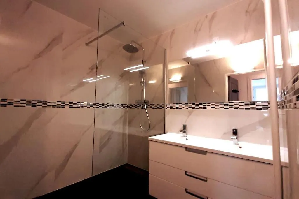Spacious Apartment In Paris Place Des Fetes 0*,  צרפת